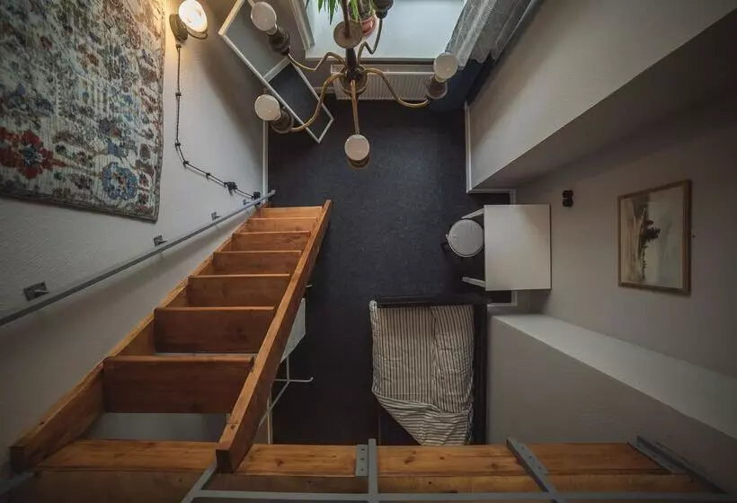 Hostel No Rain No Pain