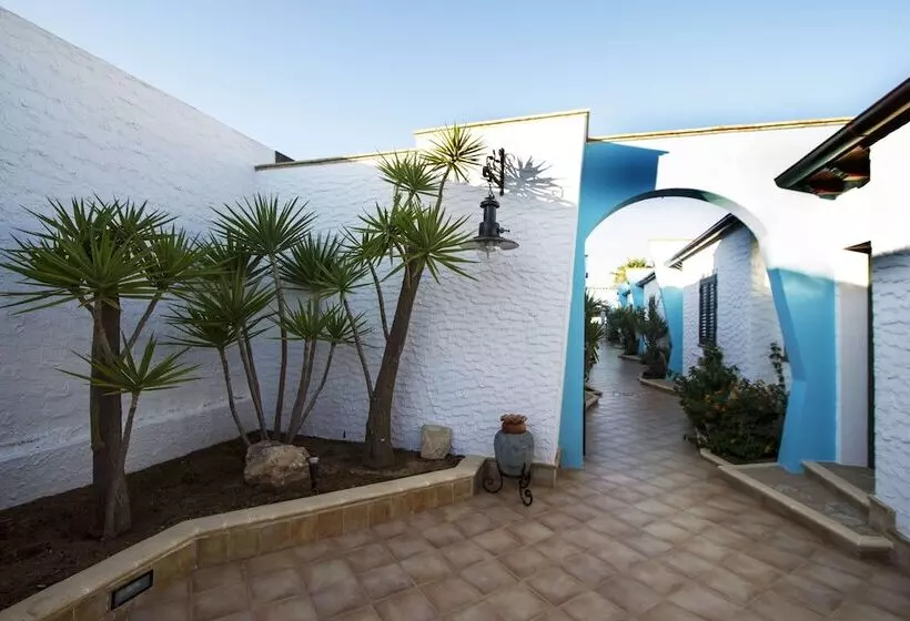 تختخواب و صبحانه Agriturismo Resort Costa House