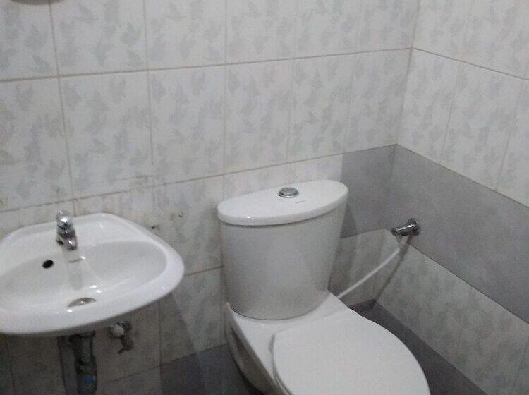 בית מלון כפרי Shriram