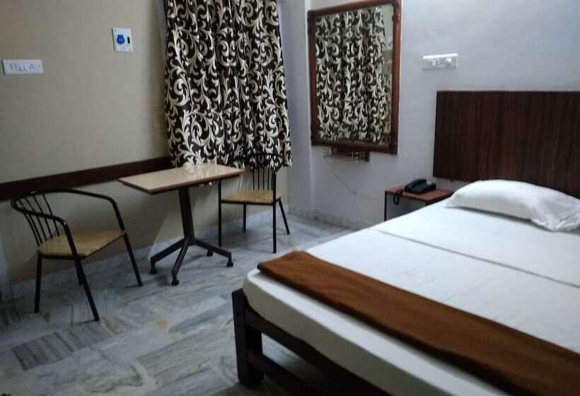 בית מלון כפרי Shriram