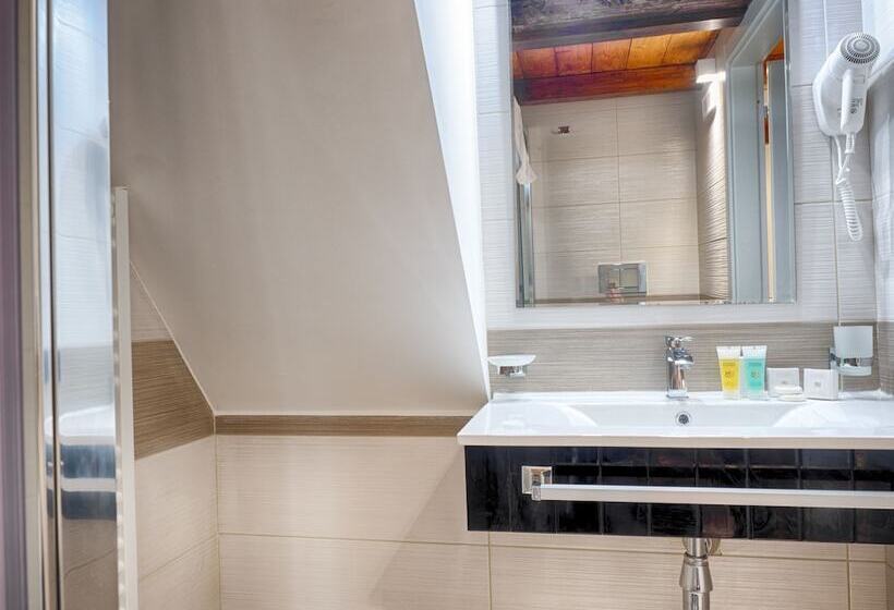 פנסיון Operà Suites Pinciana