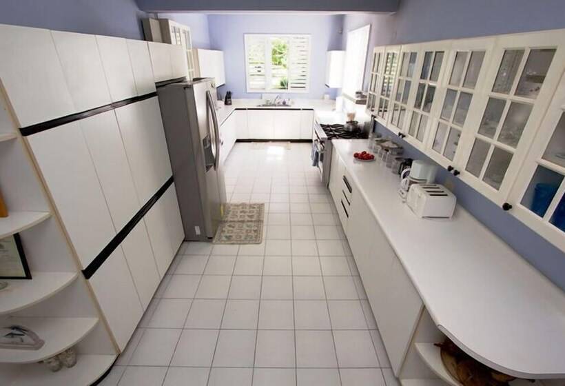 Sea Haven Discovery Bay 2br