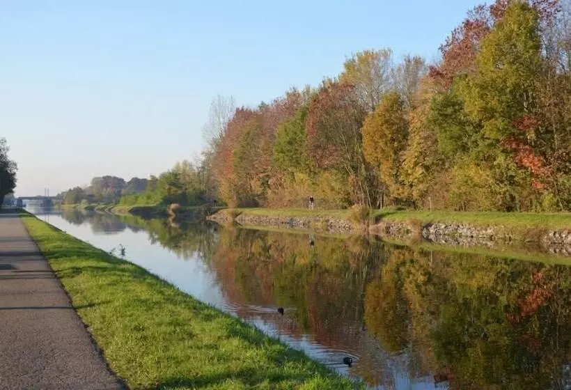 ベッドアンドブレックファースト Aquarand