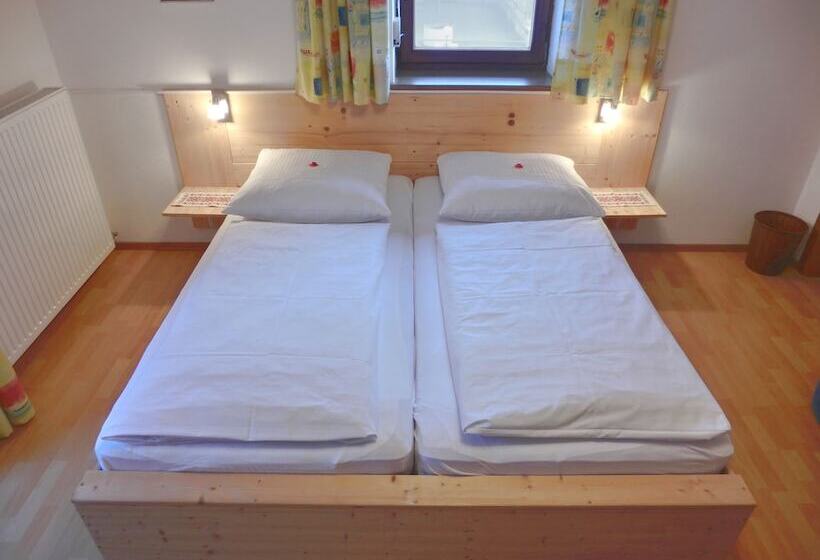 Buchauer Tirol Landhaus Buchauer