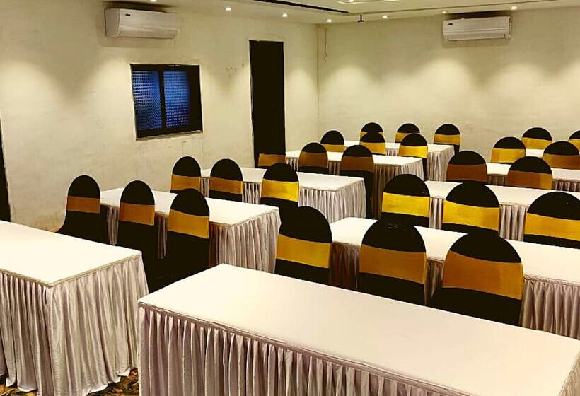 Hotell Hill Forest Resort Lonavala