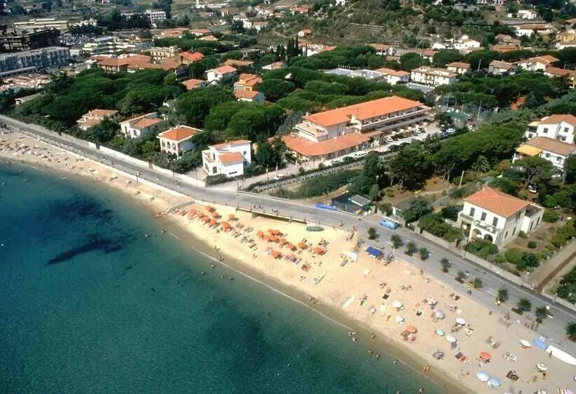 ホテル Riva Del Sole