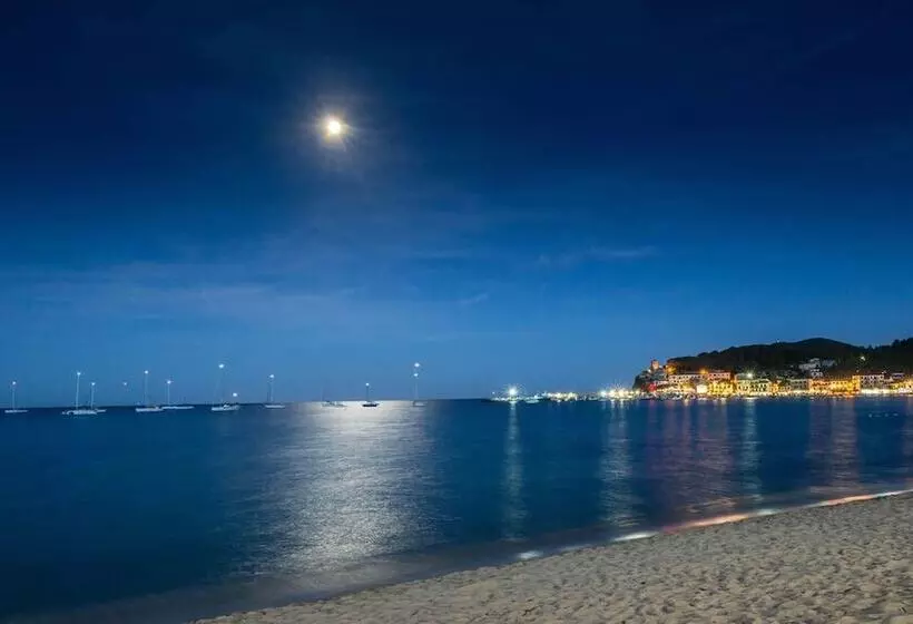 ホテル Riva Del Sole