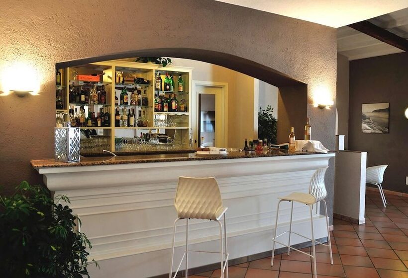 호텔 Riva Del Sole