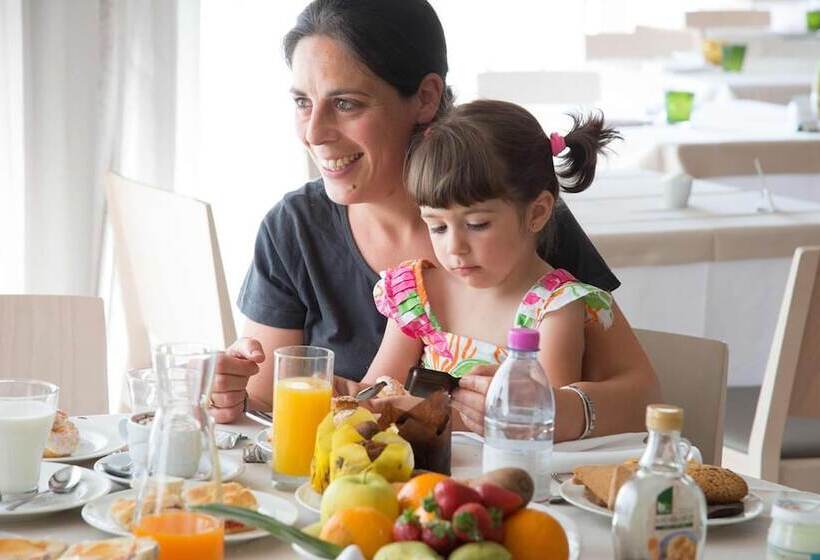 호텔 Riva Del Sole