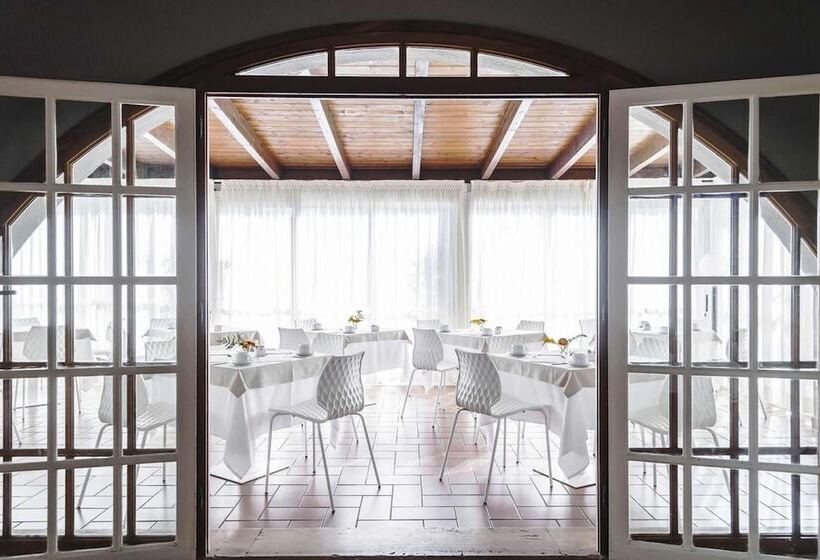 호텔 Riva Del Sole