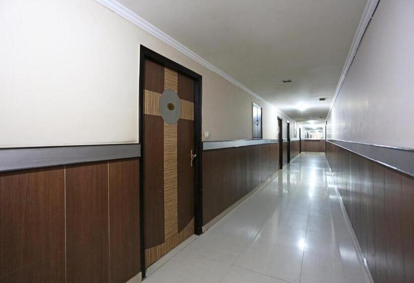 בית מלון כפרי Capital O 1299  Mukut Regency