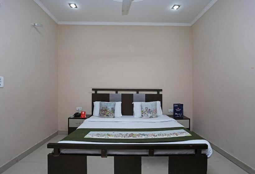 בית מלון כפרי Capital O 1299  Mukut Regency