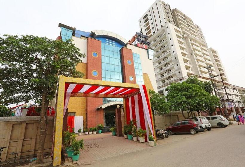 בית מלון כפרי Capital O 1299  Mukut Regency