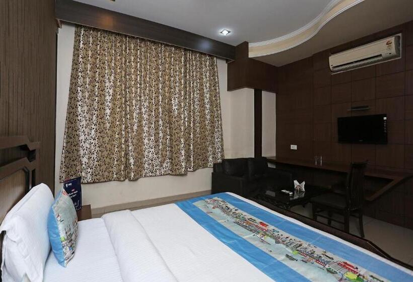 בית מלון כפרי Capital O 1299  Mukut Regency