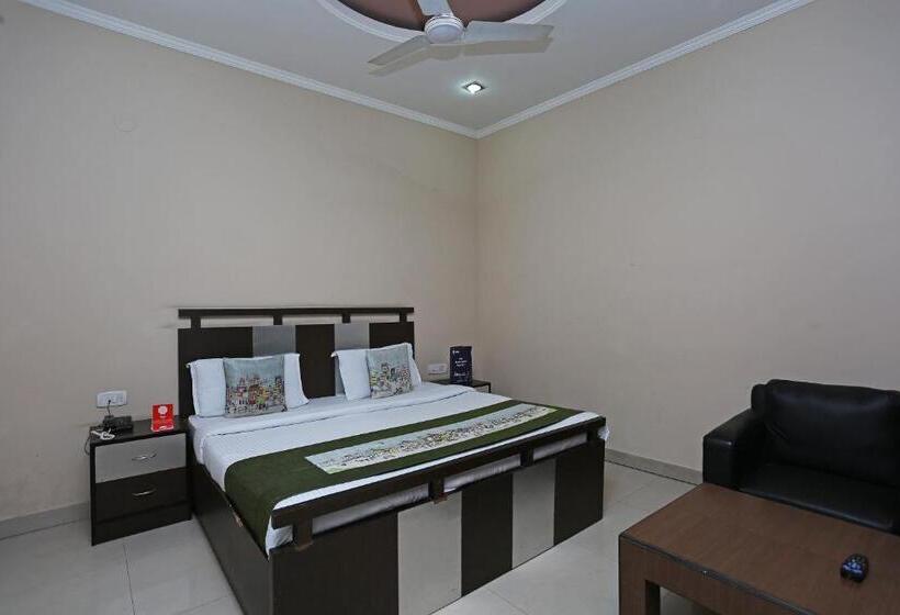 בית מלון כפרי Capital O 1299  Mukut Regency