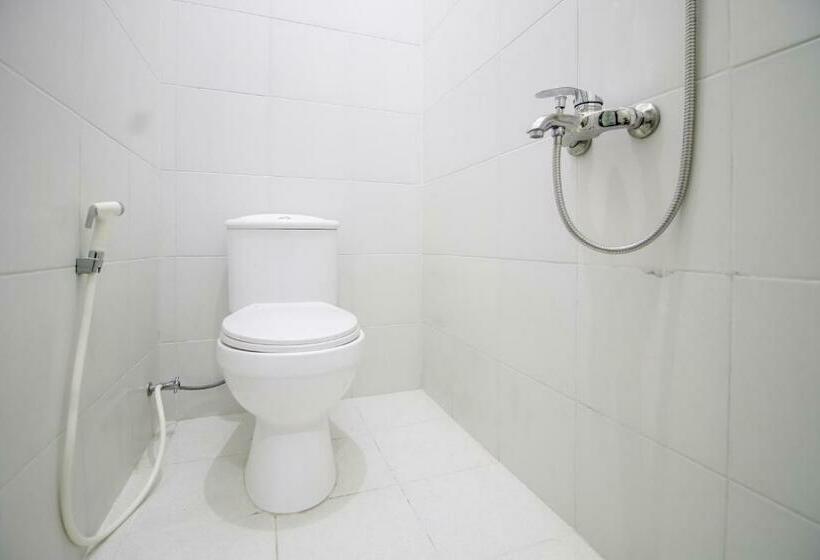 בית מלון כפרי Reddoorz Plus Near Stie Ykpn