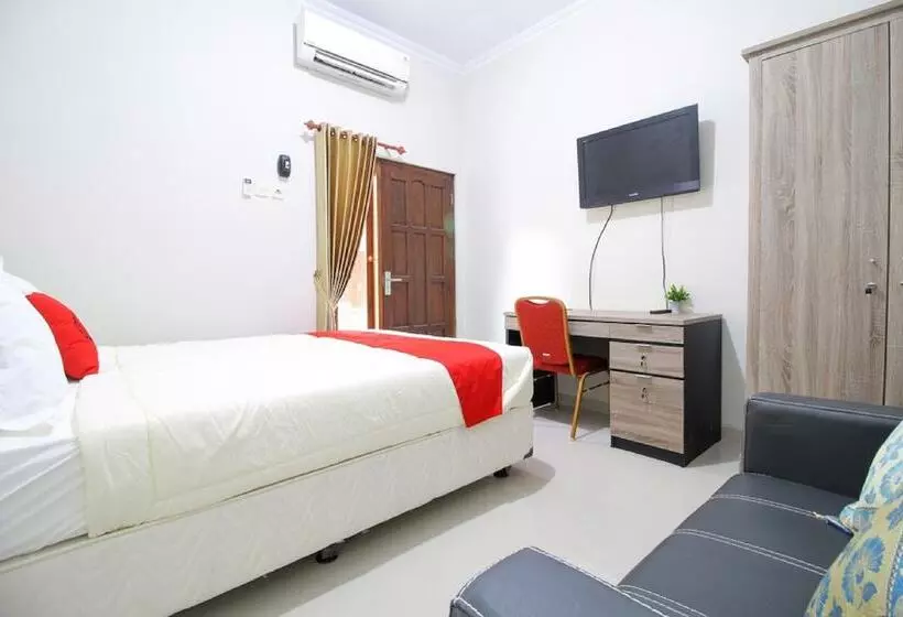 ホテル Reddoorz Plus Near Stie Ykpn