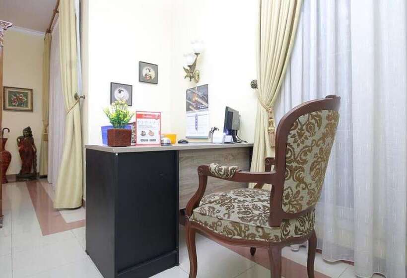 בית מלון כפרי Reddoorz Plus Near Stie Ykpn