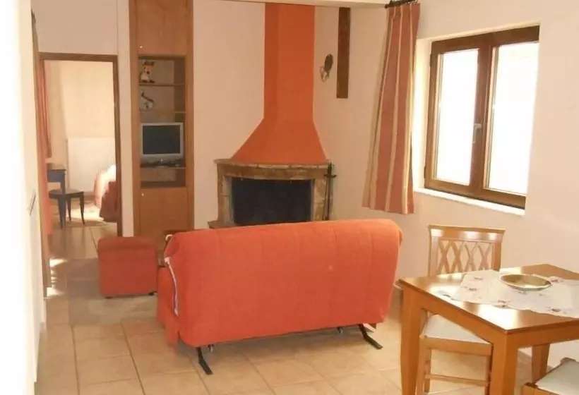 پانسیون Amadriades