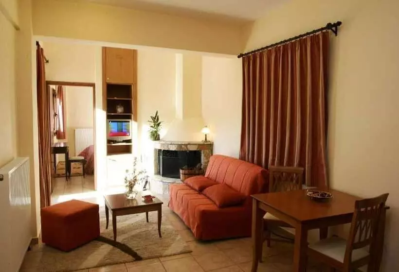 پانسیون Amadriades