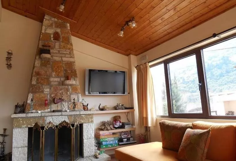 پانسیون Amadriades