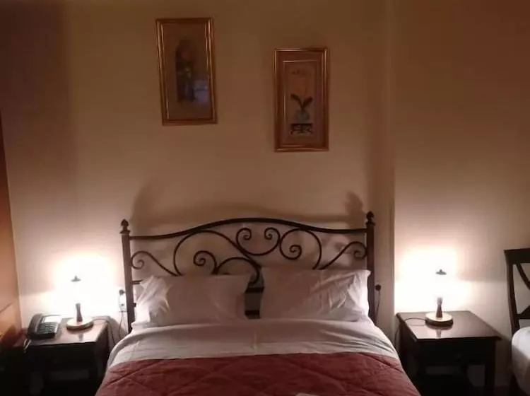 پانسیون Amadriades