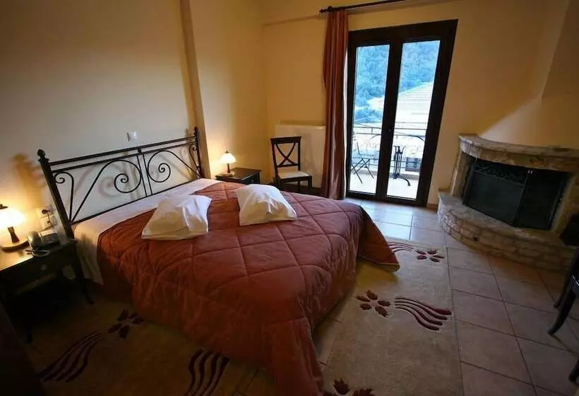 پانسیون Amadriades