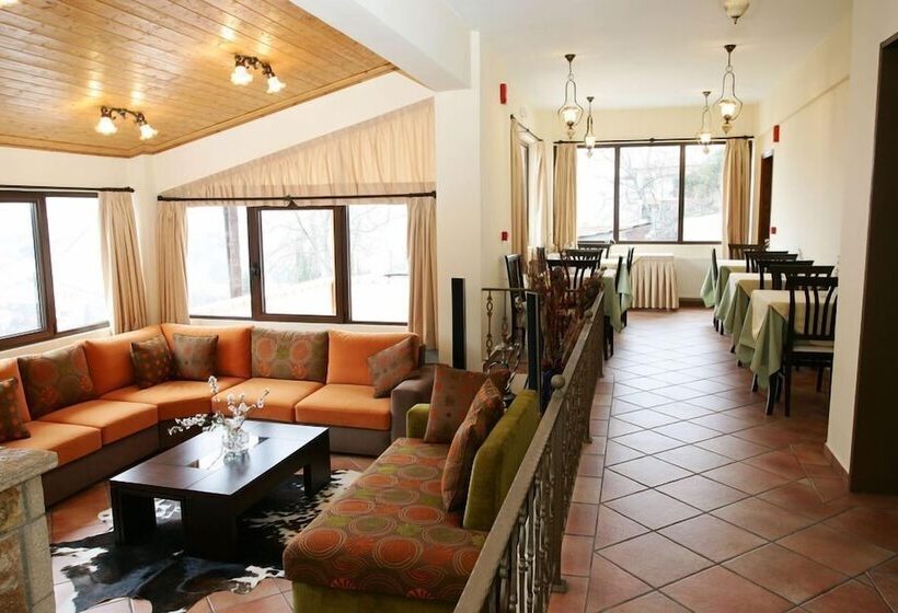 ペンション Amadriades