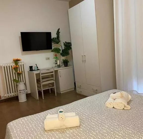 پانسیون Anna Guest House