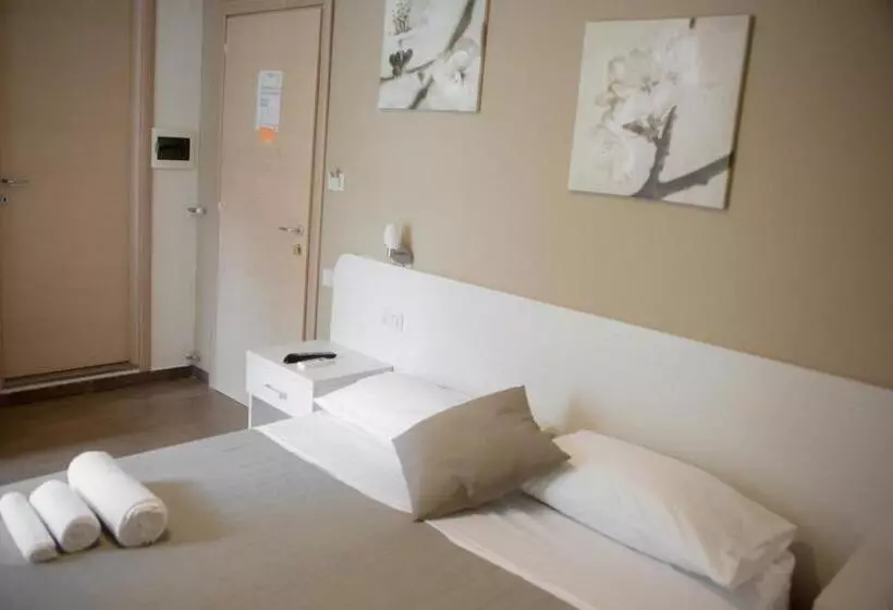 پانسیون Anna Guest House