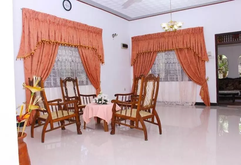 Majatalo Wonderland Mirissa Lucky Guest Home