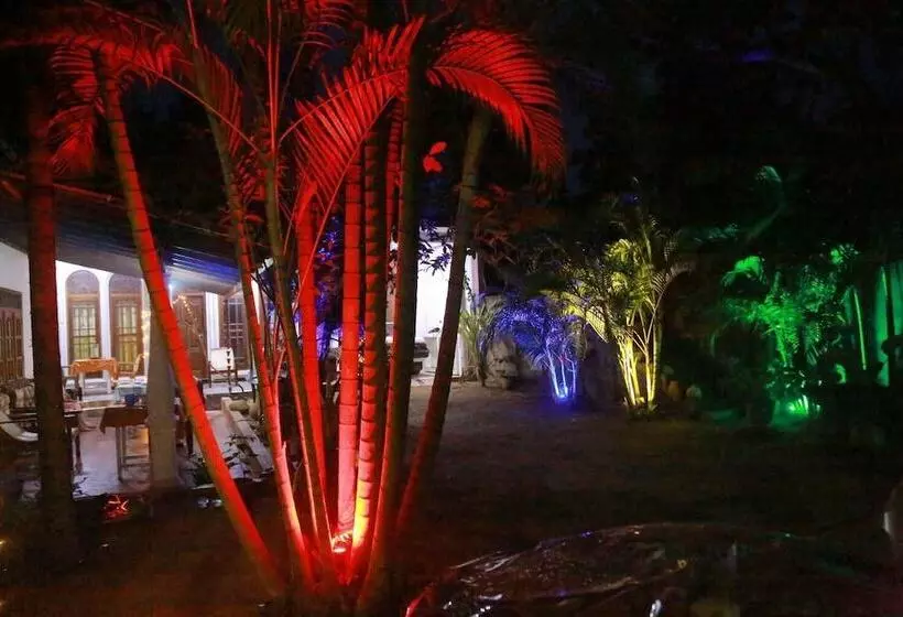 Majatalo Wonderland Mirissa Lucky Guest Home