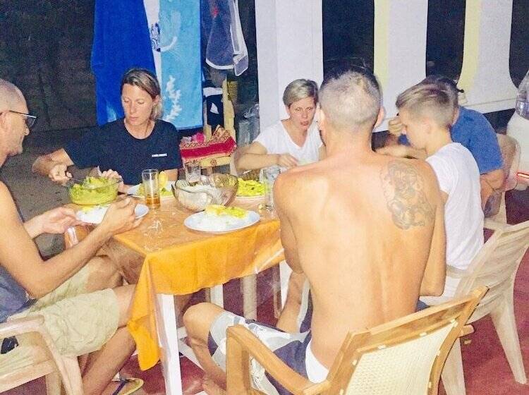 Pensão Wonderland Mirissa Lucky Guest Home