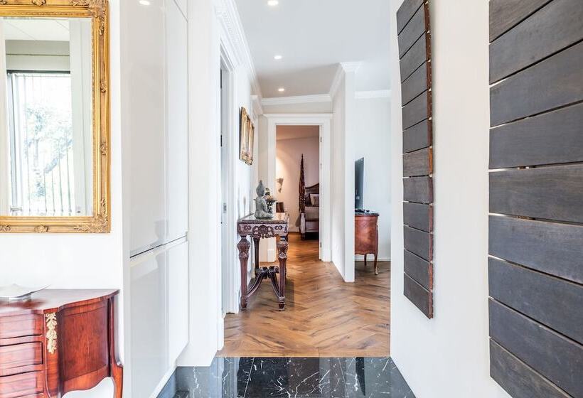 Iceland Sjf Villa, Hot Tub & Outdoor Sauna Amazing Mountains And City View Over Reykjavík