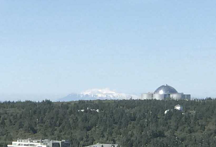 Iceland Sjf Villa, Hot Tub & Outdoor Sauna Amazing Mountains And City View Over Reykjavík