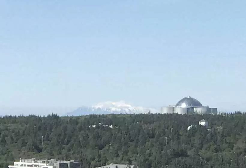 Iceland Sjf Villa, Hot Tub & Outdoor Sauna Amazing Mountains And City View Over Reykjavík