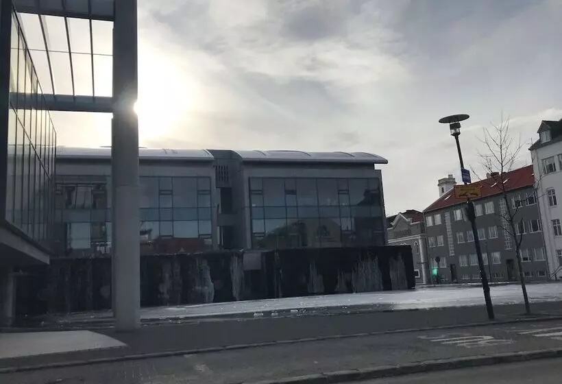 Iceland Sjf Villa, Hot Tub & Outdoor Sauna Amazing Mountains And City View Over Reykjavík