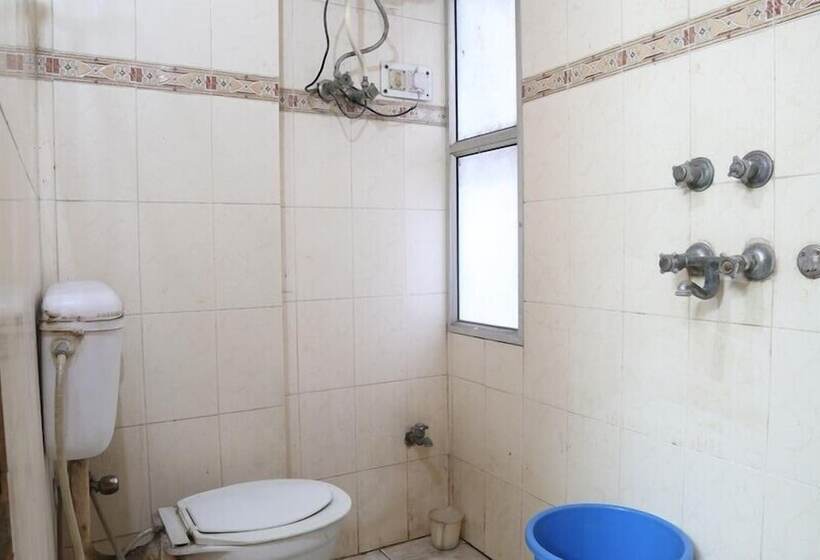 هتل Delhi Regency