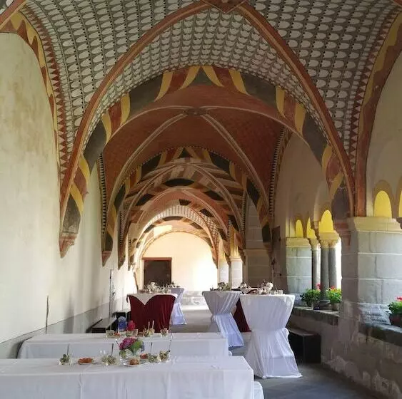 Hotelli Gästehaus Der Abtei Sayn