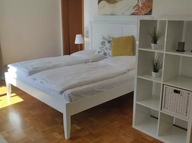 Hotelli Gästehaus Der Abtei Sayn