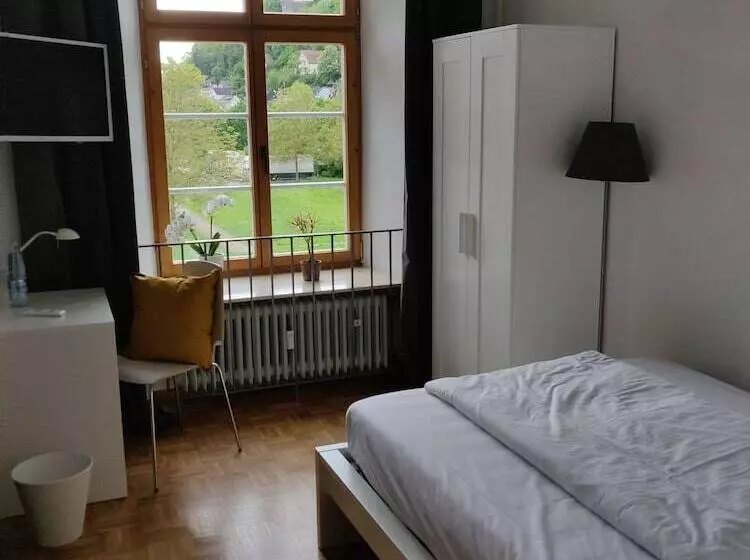 Hotelli Gästehaus Der Abtei Sayn