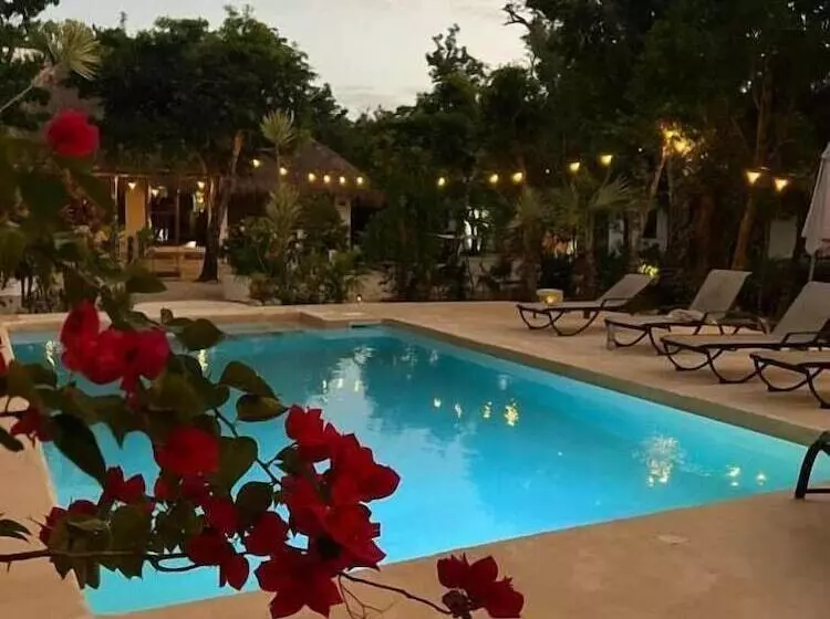 Hotelli Maya Eco Village