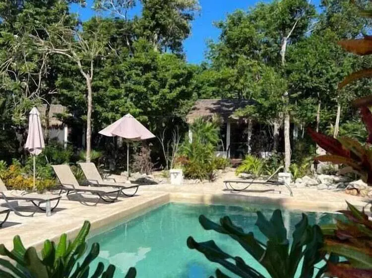 Hotelli Maya Eco Village