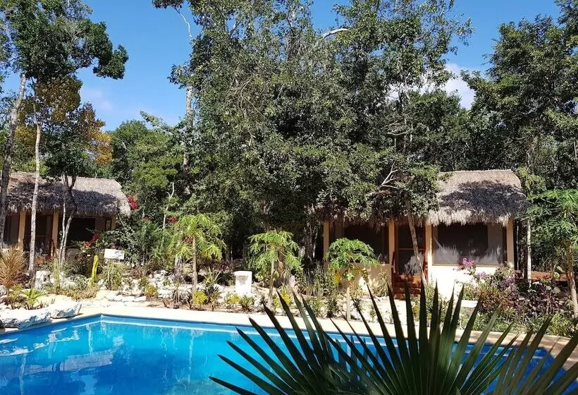 Hotelli Maya Eco Village