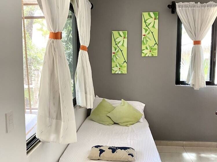 فندق Maya Eco Village