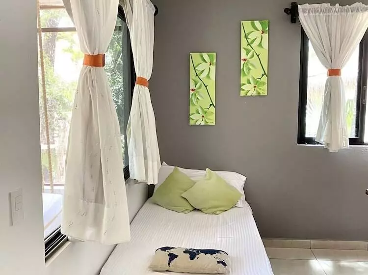 Hotelli Maya Eco Village