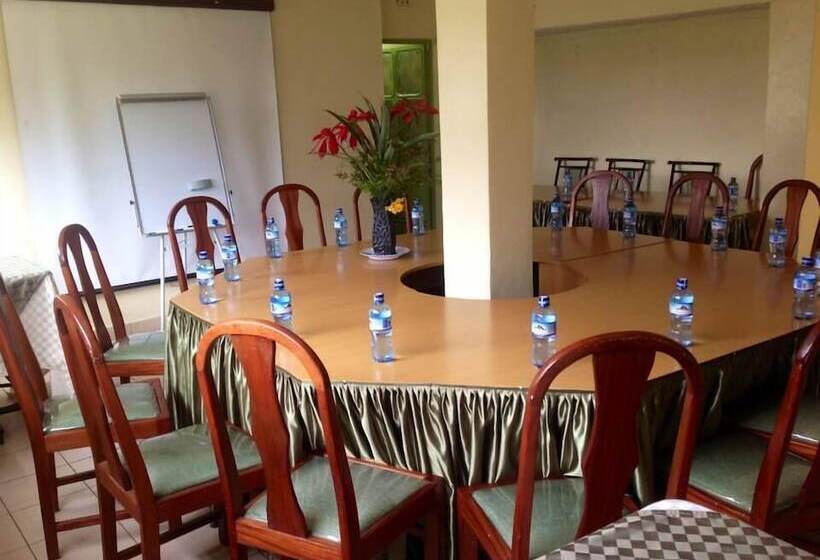 هتل The Victorian Resort Kikuyu