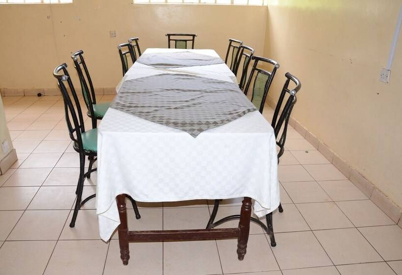 هتل The Victorian Resort Kikuyu