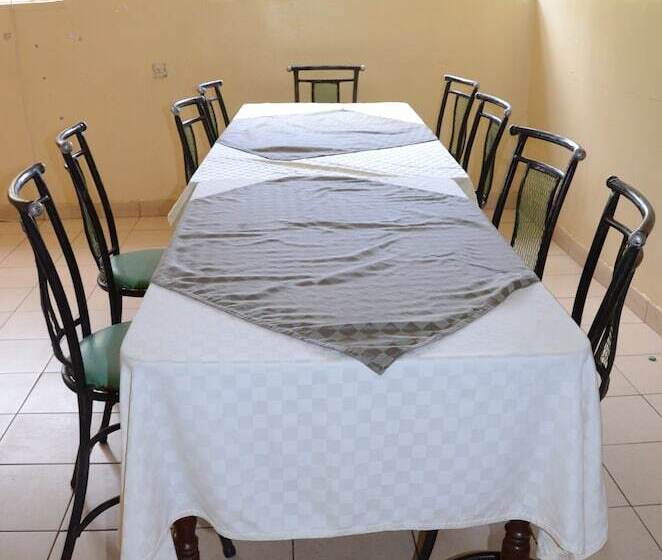 هتل The Victorian Resort Kikuyu