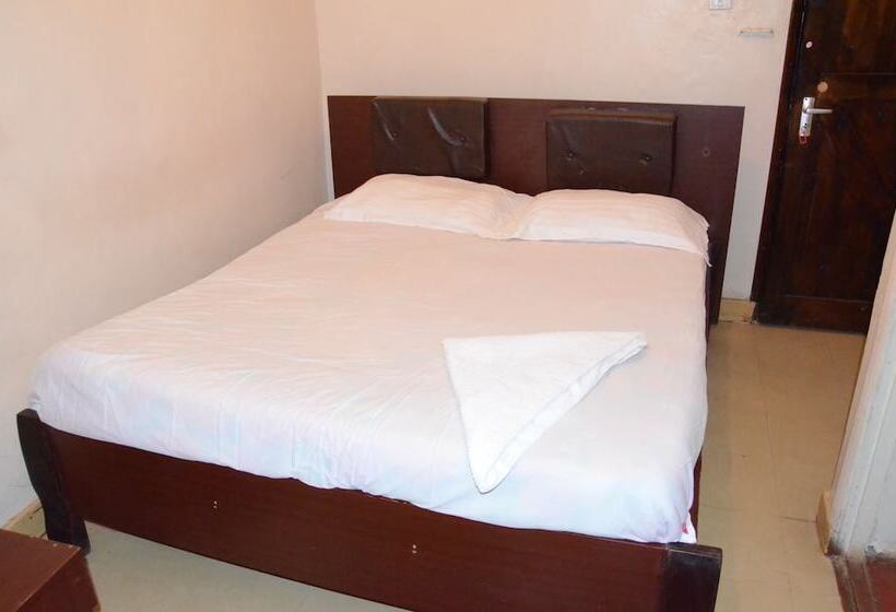 هتل The Victorian Resort Kikuyu